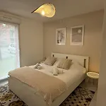 דירה Le Clair De Lune Elegant T3 With Private Parking מובז'